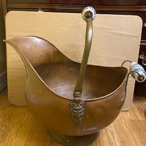 Vintage Hammered Copper Coal Scuttle Bucket With White & Blue Porcelain Handles